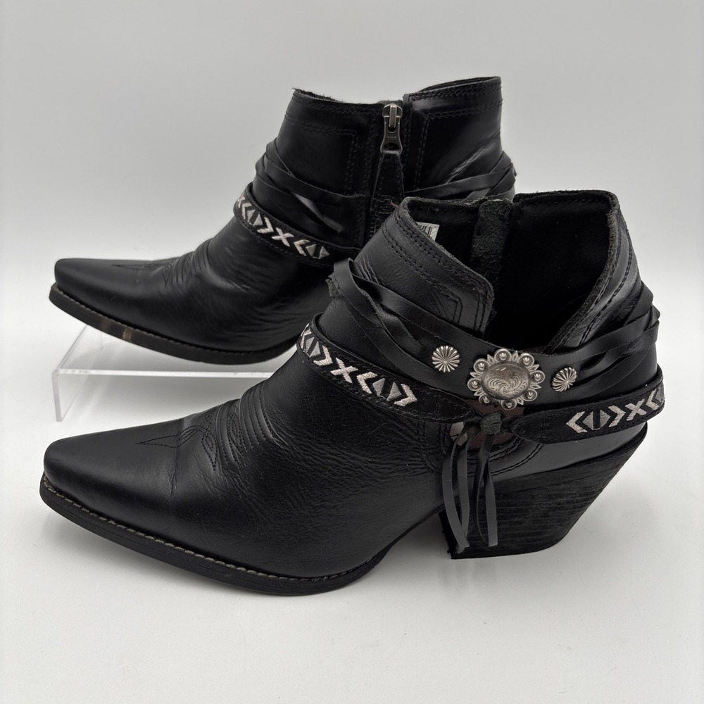 Crush by Durango® Women's 11M Black Western 6" Lifestyle Bootie DRD0397 Black